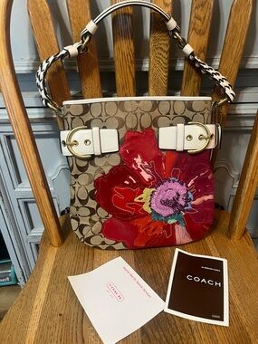 Coach Signature Canvas poppyAppliqué Shoulder Bag in Brown signature - Y2K 6123